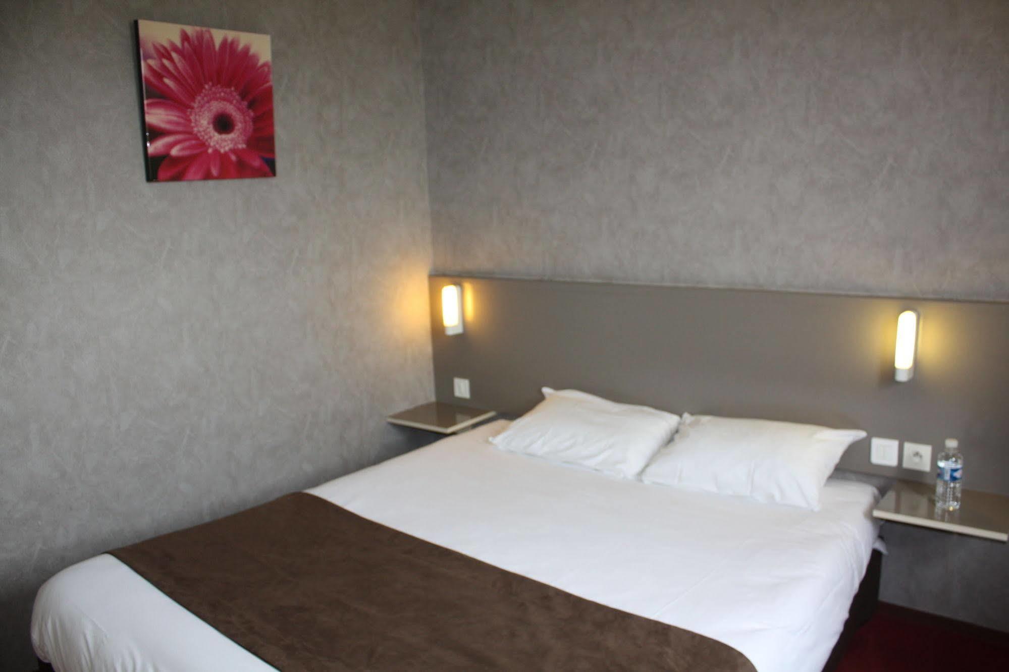 Brit Hotel Landivisiau Zewnętrze zdjęcie